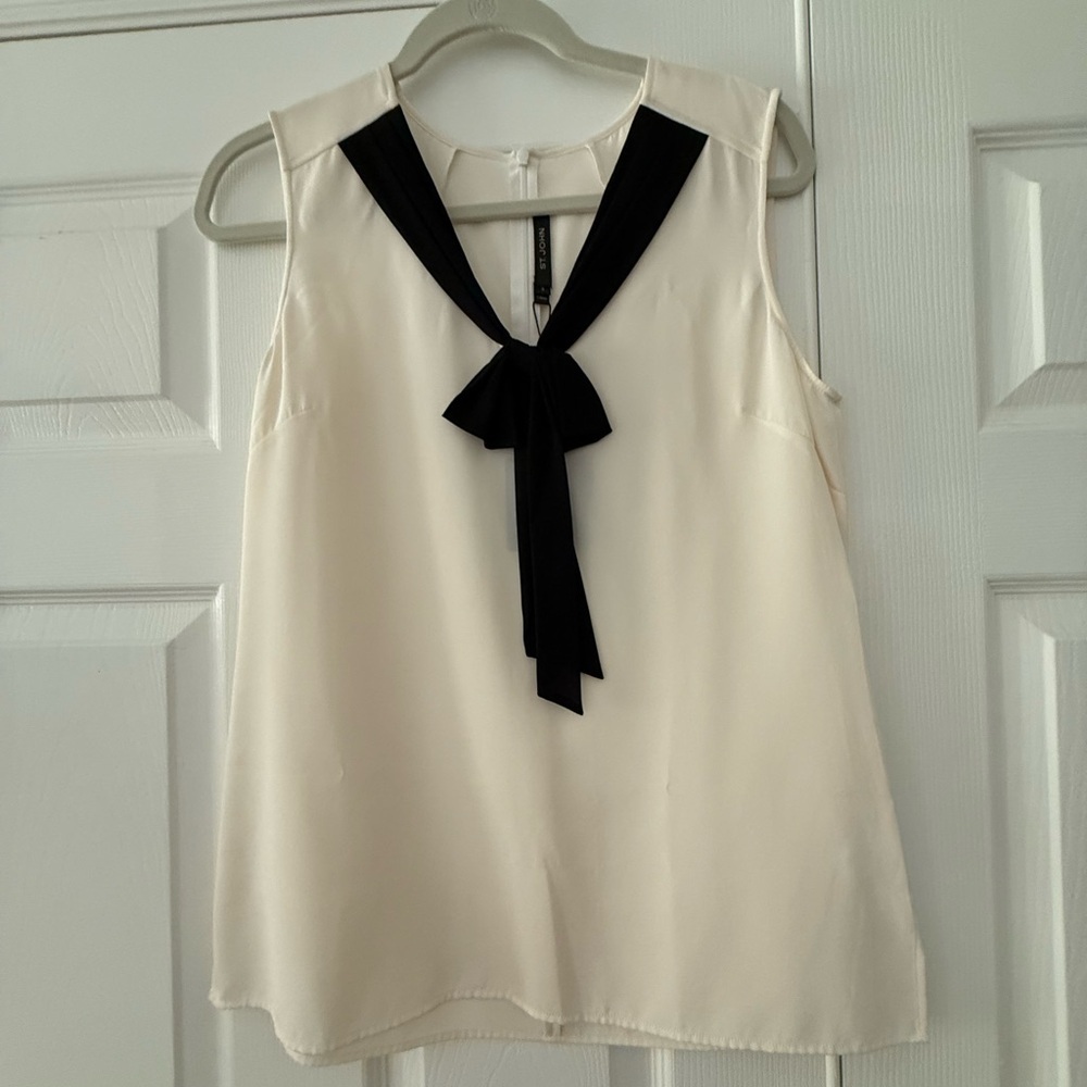 St. John White Sleeveless Blouse with Sailor Collar Zipper Back Size Small